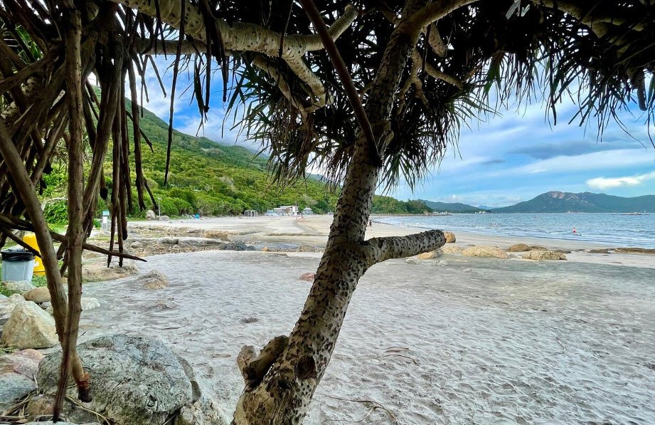 Tong Fuk Beach, China